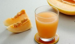 豆豆吃哈密瓜,豆豆的哈密瓜美食之旅