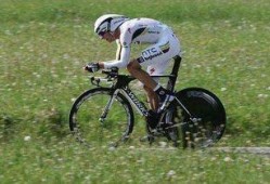 邯郸骑车吃瓜,骑车吃瓜，夏日里的悠闲时光